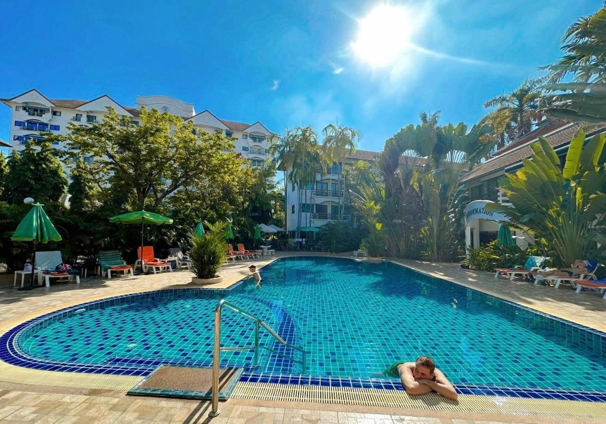 Studio Apartment Diana Estate Condominium Pattaya Exterior foto